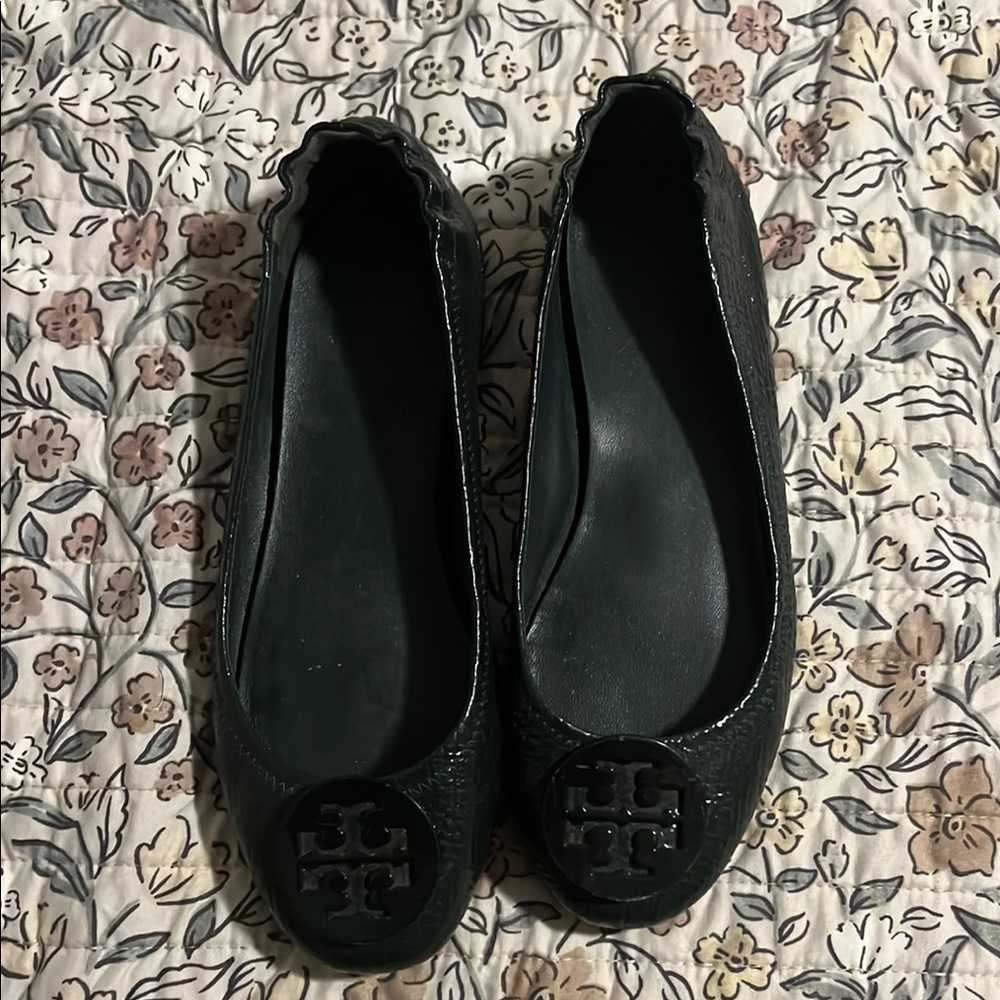 Tory Burch dark green Leather Flats with Medallion